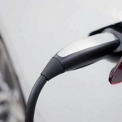 ¿Cuánto cuesta desplazarse en un coche eléctrico? Te damos las claves