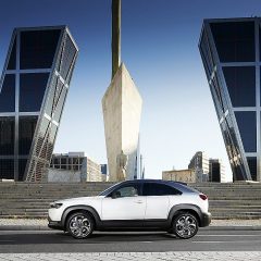 Mazda presenta el MX-30, el SUV urbano eléctrico cien por cien