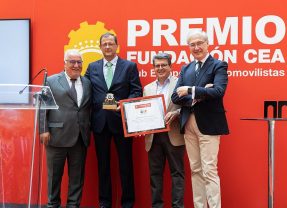 La Asociación Española de Renting de Vehículos (AER) recibe el Premio a la Seguridad Vial de la Fundación CEA