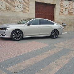DS9 E-Tense: Innovación y estilo en un sedán PHEV de 250 caballos