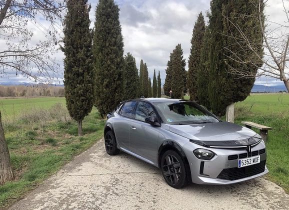Prueba del nuevo Lancia Ypsilon Ibrida LX: el retorno del estilismo italiano