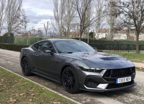 Prueba Ford Mustang Fastback GT V8 Aut.: Potencia sin trampa ni cartón