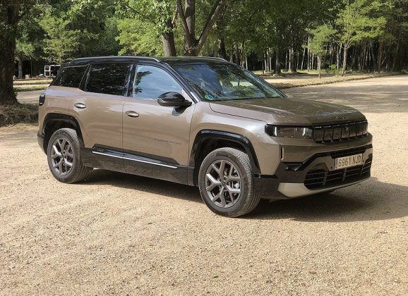 Al volante del nuevo Jeep Compass e-Hybrid 145 CV, subir de nivel