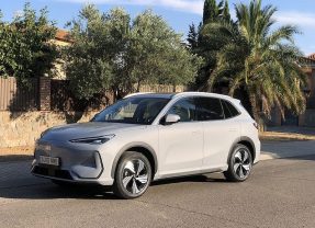 Al volante del nuevo Geely E5 y presentación a la prensa del Geely E2