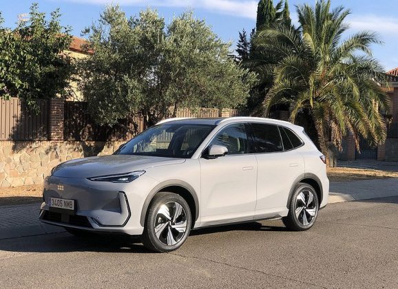 Al volante del nuevo Geely E5 y presentación a la prensa del Geely E2